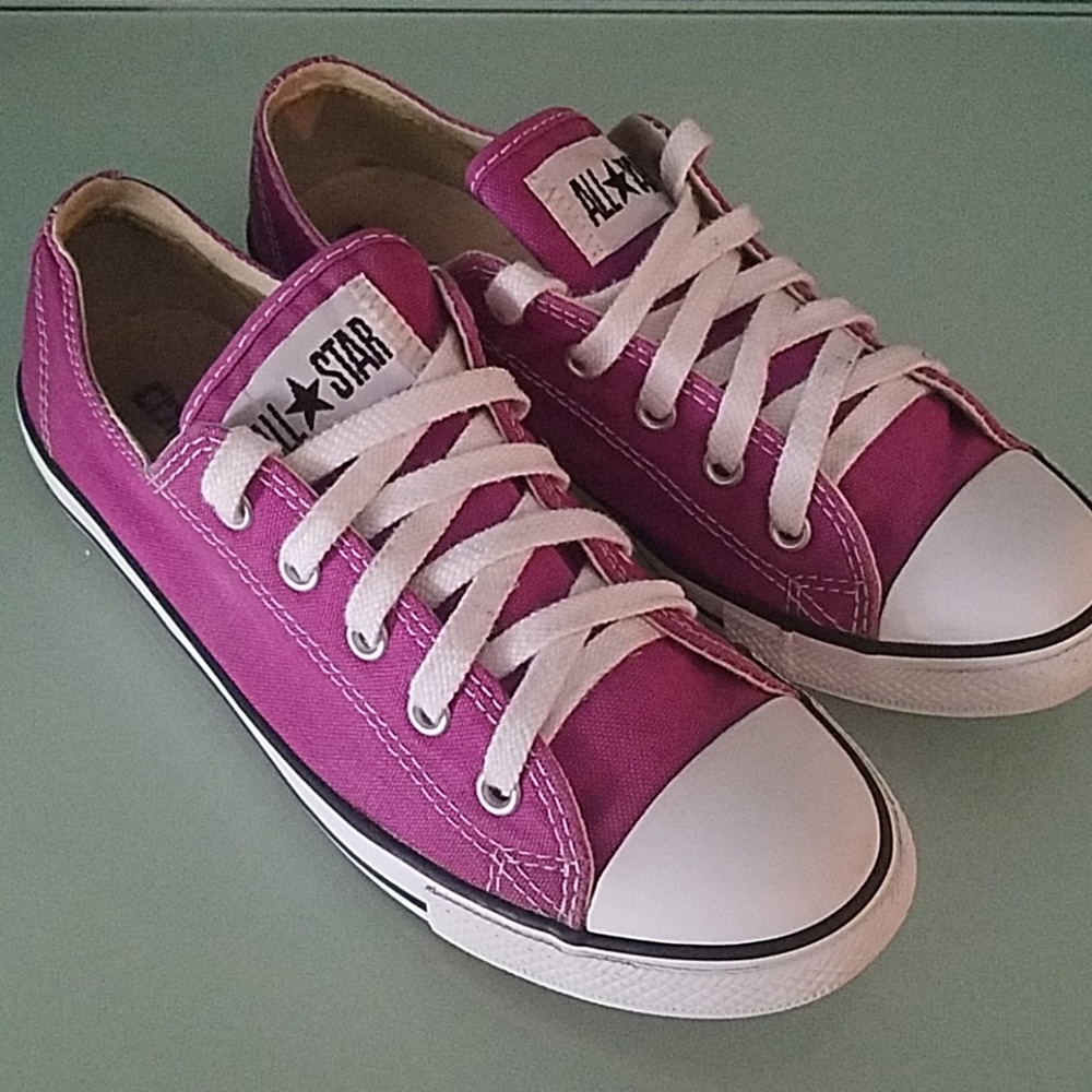 Converse - Picture 2 of 8